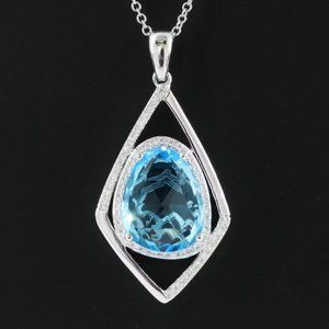 $5500 / NEW / EFFY / 6.54 CWT Rose cut Blue Topaz & Diamond necklace / 14K Gold
